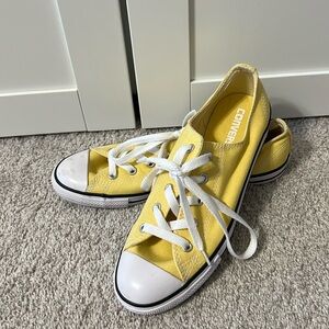 Converse yellow shoes size 8